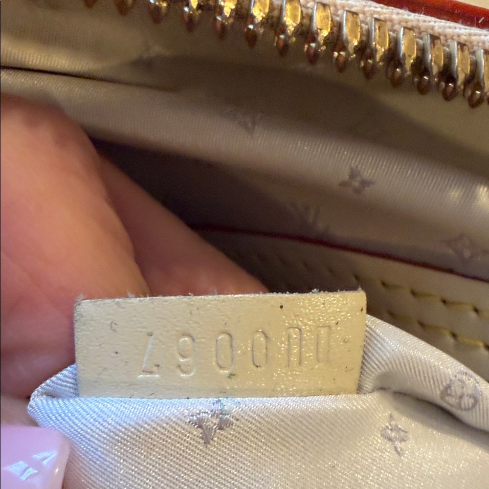 Louis Vuitton Cream Sachel - Picture 7 of 9